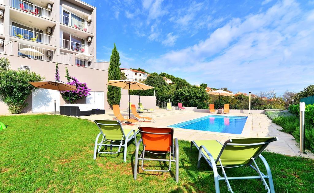 Bretia Apartments Sutivan Esterno foto