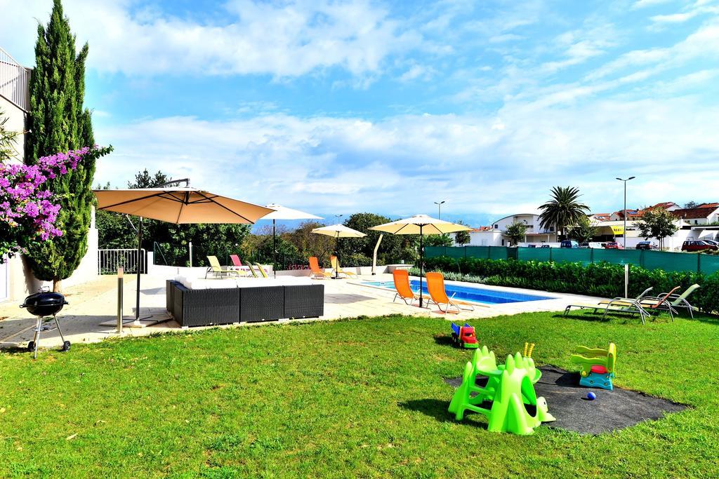 Bretia Apartments Sutivan Esterno foto